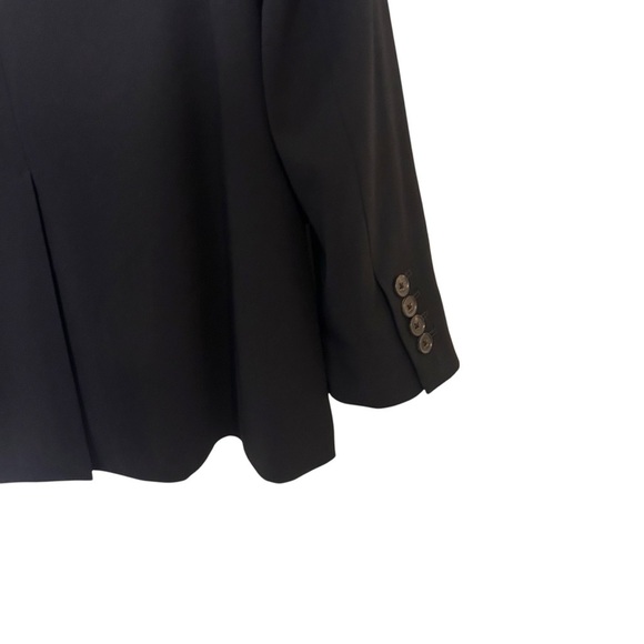 Aritzia Babaton Standout Double-Breasted Blazer - (Re)ssential- Size 2 - Picture 7 of 15